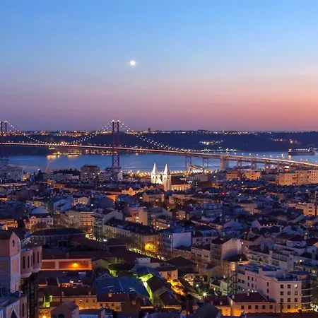 With 2 Bedrooms In With Wonderful City View Shared Pool And Enclosed Garden 2 Km From The Beach Apartament Alcabideche