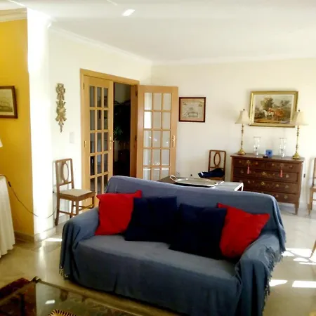 With 2 Bedrooms In With Wonderful City View Shared Pool And Enclosed Garden 2 Km From The Beach